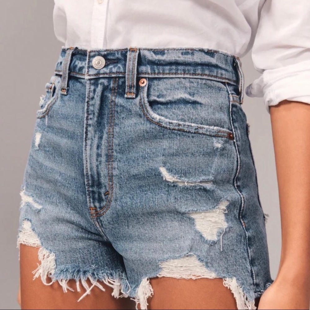 Abercrombie High Rise Mom Jean shorts